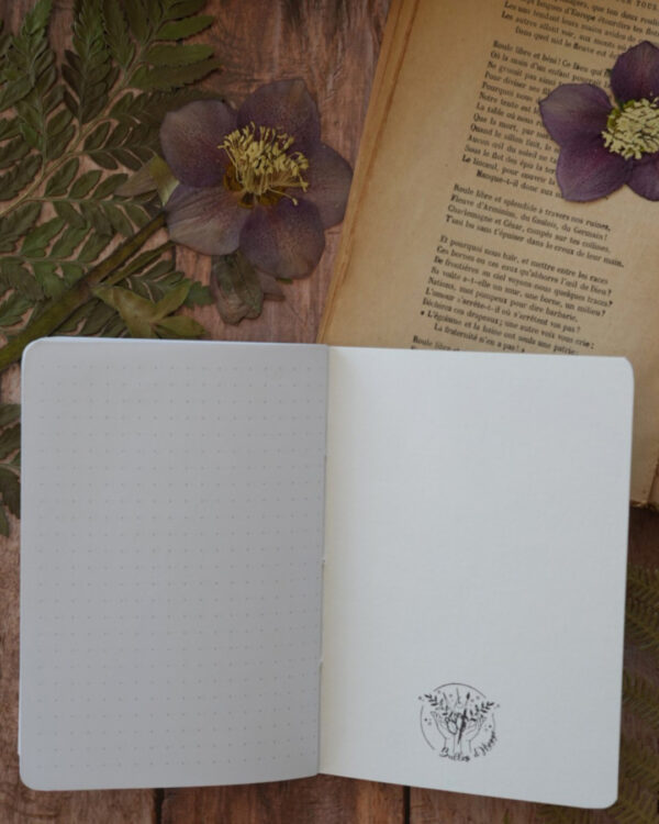 carnet pages dots cousues